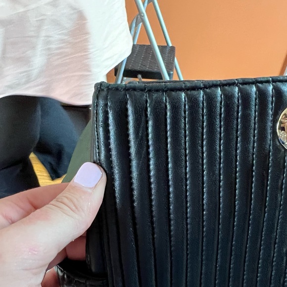 Henri Bendel Shoulder Bag - Picture 8 of 9